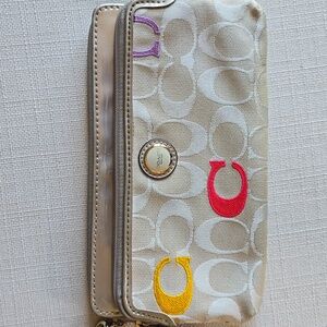 Pre-Loved Coach Poppy Double Zip Wallet/Wristlet – Cream 'C' Pattern with Gold T